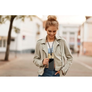 NONETTE Telefono laikiklis su reguliuojamu kaklo dirželiu