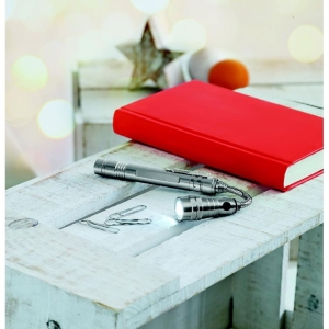 STRECH-TORCH Funkcionalus ištraukiamas žibintuvėlis