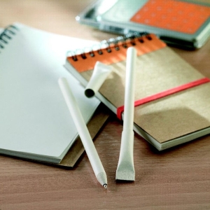 ARTEL Rašiklis su dangtelius pagamintas iš perdirbto popieriaus