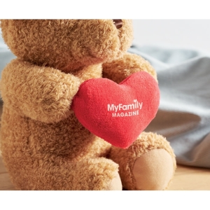 SNUGGLE Minkštas pliušinis meškiukas su raudona širdute personalizacijai